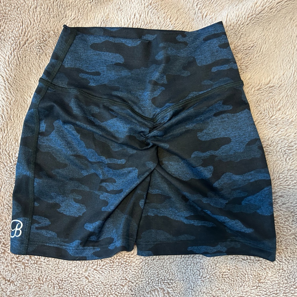 BOMBSHELL SHORTS SIZE S